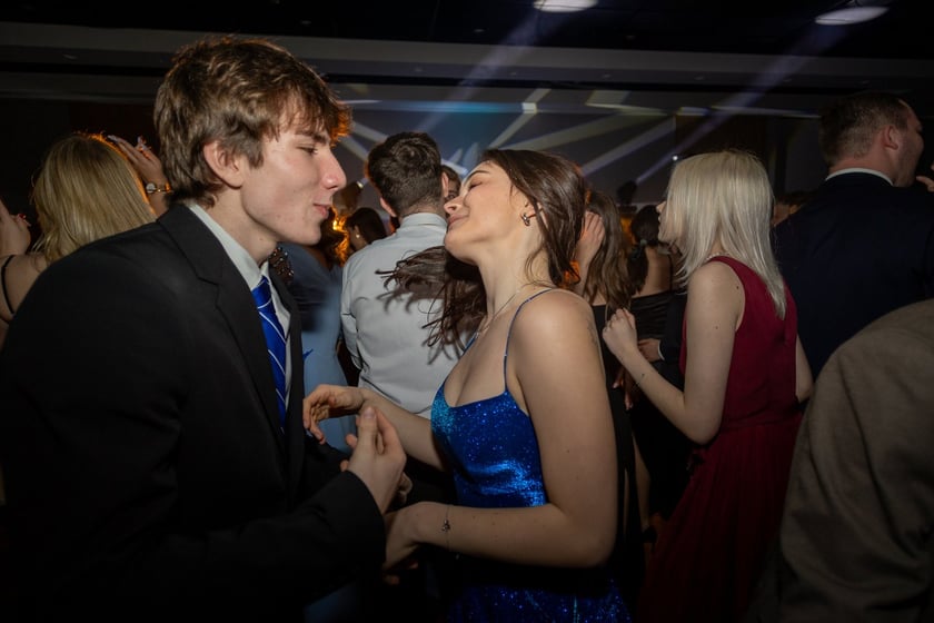 Studni&oacute;wka uczni&oacute;w&nbsp;klas maturalnych XIII LO im. Aleksandra Fredry we Wrocławiu