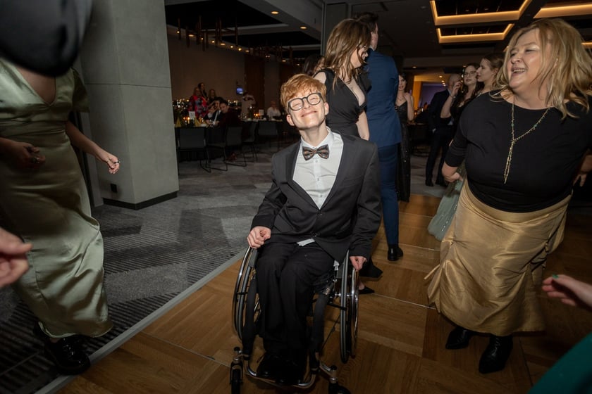 Studni&oacute;wka uczni&oacute;w&nbsp;klas maturalnych XIII LO im. Aleksandra Fredry we Wrocławiu