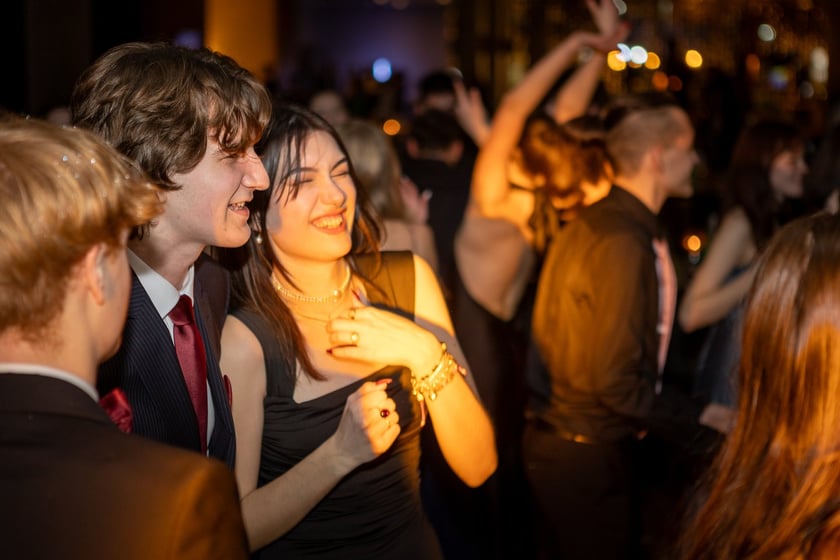 Studni&oacute;wka uczni&oacute;w&nbsp;klas maturalnych XIII LO im. Aleksandra Fredry we Wrocławiu