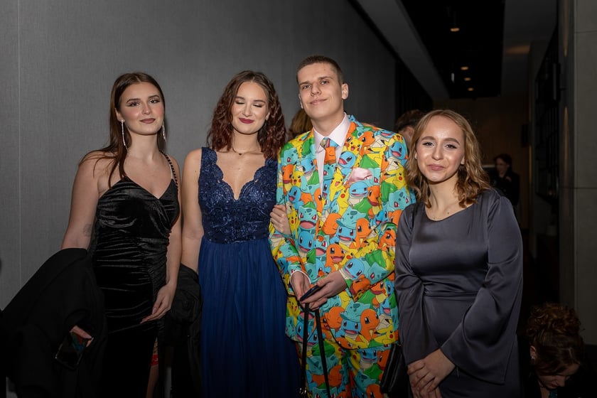 Studni&oacute;wka uczni&oacute;w&nbsp;klas maturalnych XIII LO im. Aleksandra Fredry we Wrocławiu