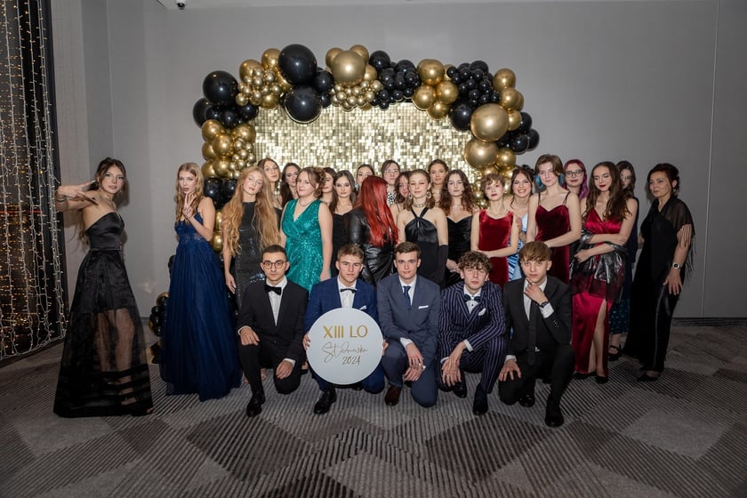 Studni&oacute;wka uczni&oacute;w&nbsp;klas maturalnych XIII LO im. Aleksandra Fredry we Wrocławiu