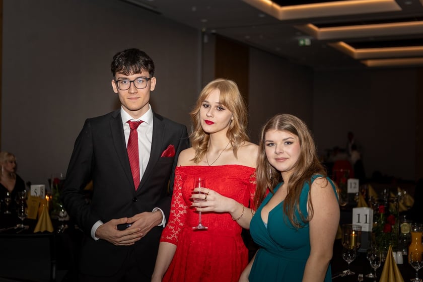 Studni&oacute;wka uczni&oacute;w&nbsp;klas maturalnych XIII LO im. Aleksandra Fredry we Wrocławiu