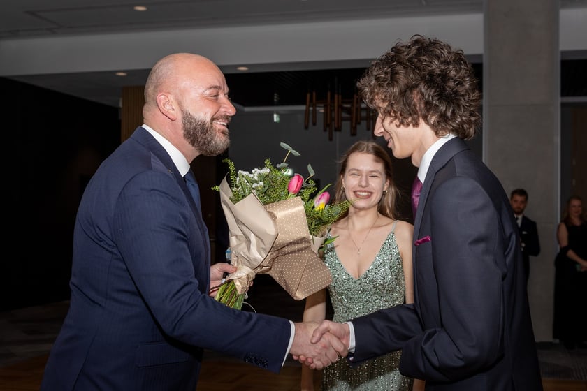 Studni&oacute;wka uczni&oacute;w&nbsp;klas maturalnych XIII LO im. Aleksandra Fredry we Wrocławiu