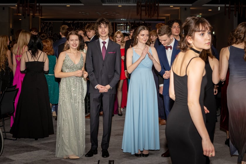 Studni&oacute;wka uczni&oacute;w&nbsp;klas maturalnych XIII LO im. Aleksandra Fredry we Wrocławiu