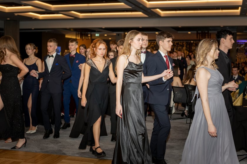 Studni&oacute;wka uczni&oacute;w&nbsp;klas maturalnych XIII LO im. Aleksandra Fredry we Wrocławiu