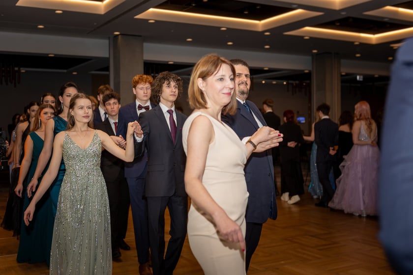 Studni&oacute;wka uczni&oacute;w&nbsp;klas maturalnych XIII LO im. Aleksandra Fredry we Wrocławiu