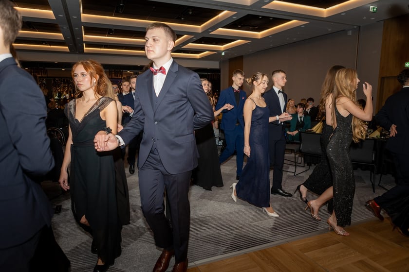 Studni&oacute;wka uczni&oacute;w&nbsp;klas maturalnych XIII LO im. Aleksandra Fredry we Wrocławiu