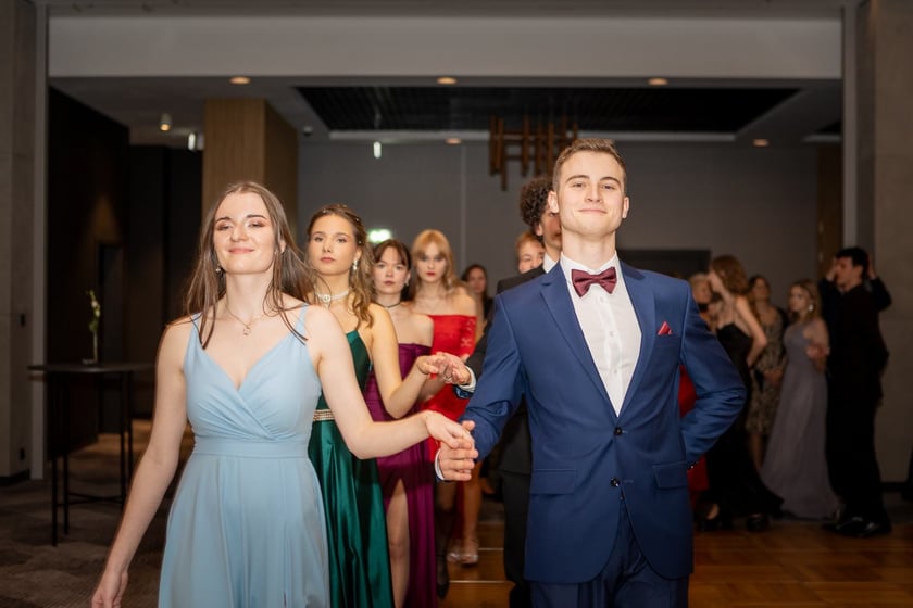 Studni&oacute;wka uczni&oacute;w&nbsp;klas maturalnych XIII LO im. Aleksandra Fredry we Wrocławiu