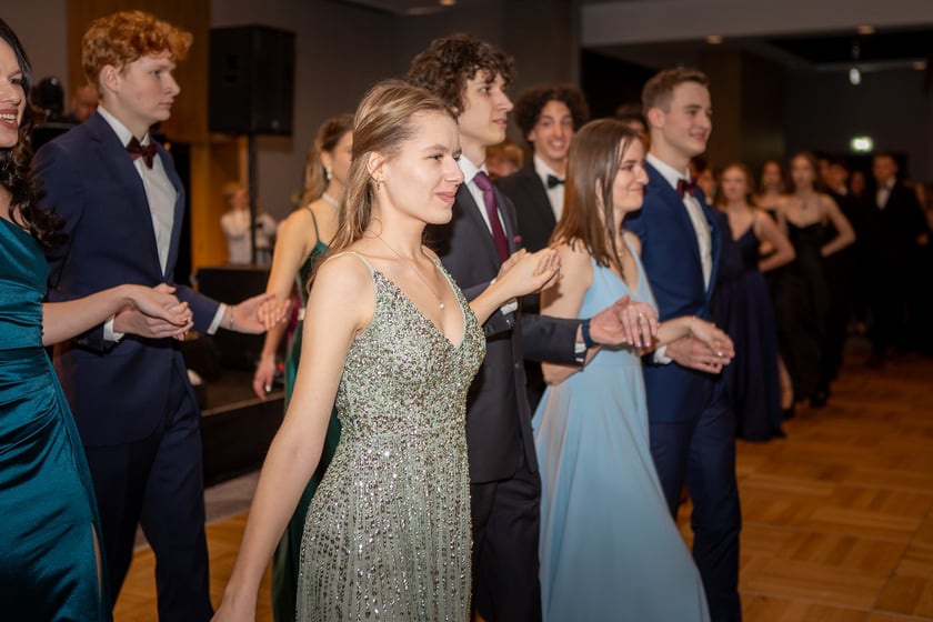 Studni&oacute;wka uczni&oacute;w&nbsp;klas maturalnych XIII LO im. Aleksandra Fredry we Wrocławiu