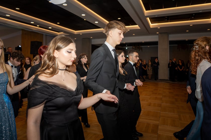 Studni&oacute;wka uczni&oacute;w&nbsp;klas maturalnych XIII LO im. Aleksandra Fredry we Wrocławiu