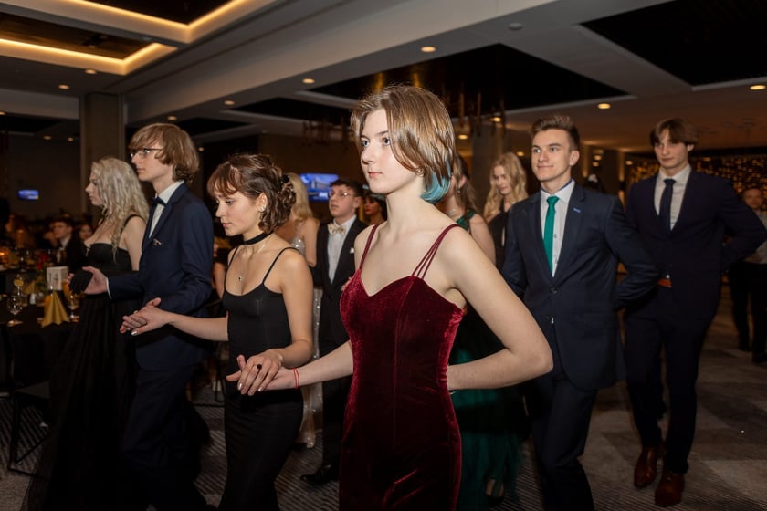 Studni&oacute;wka uczni&oacute;w&nbsp;klas maturalnych XIII LO im. Aleksandra Fredry we Wrocławiu