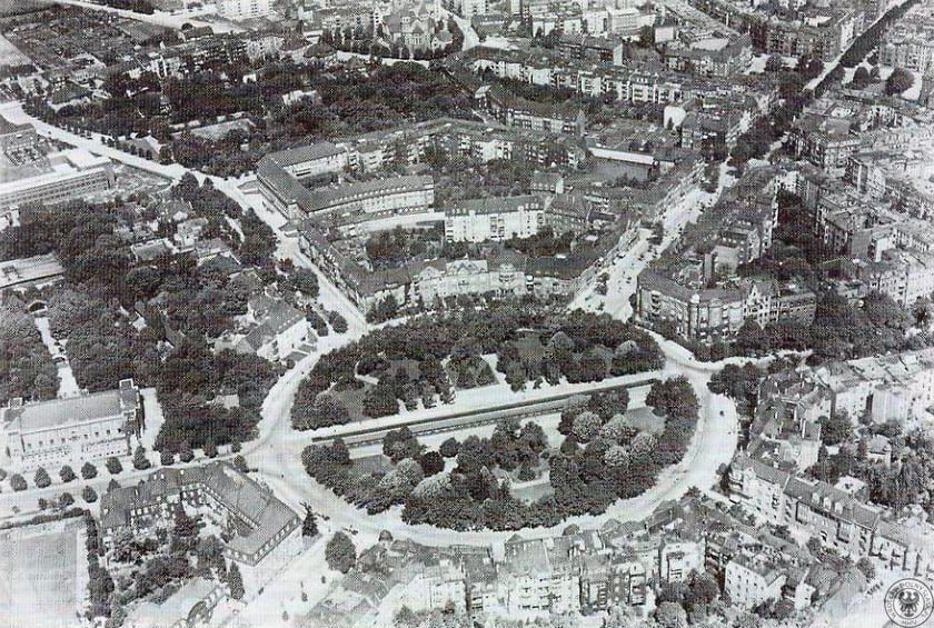 1937 , plac Powstańców Śląskich.