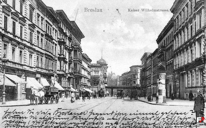 Lata 1904-1915 , Początkowy odcinek ul. Powstańców Śląskich w kierunku centrum. Prawdopodobnie początek XX wieku.