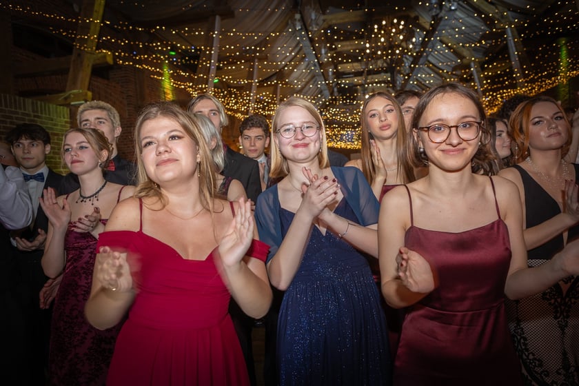 Studni&oacute;wka III LO im. Adama Mickiewicza we Wrocławiu (10 lutego 2024)