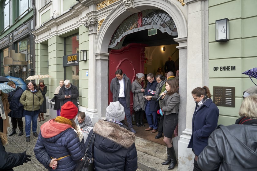 Uroczystość wmurowania kamieni pamięci odbyła się na pl. Solnym we Wrocławiu