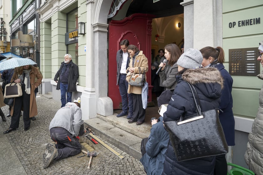 Uroczystość wmurowania kamieni pamięci odbyła się na pl. Solnym we Wrocławiu