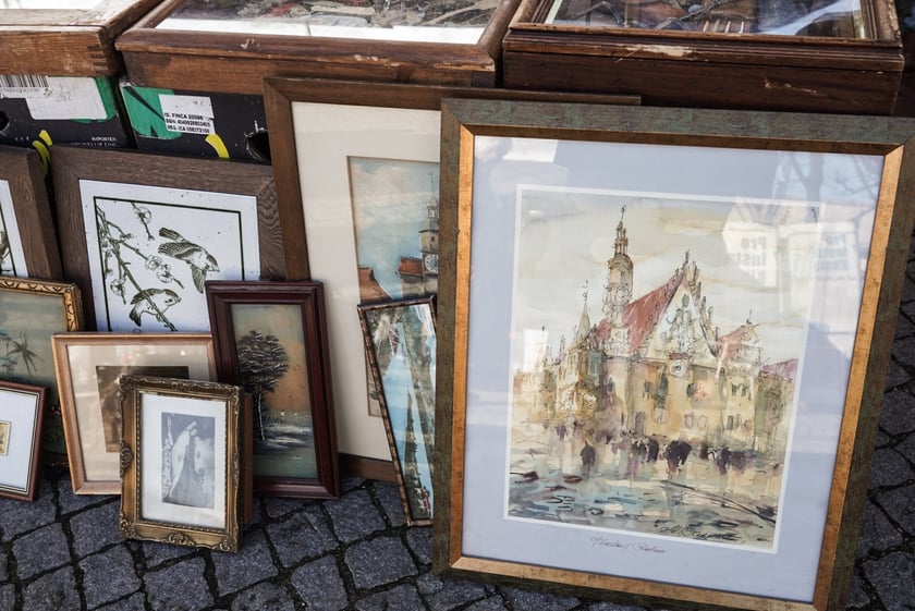 Giełda staroci pod Iglicą 24 lutego