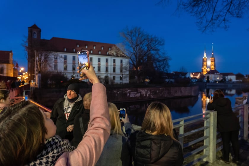 Pełnia Śnieżnego Księżyca 24 lutego we Wrocławiu