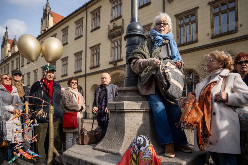 Odsłonięcie krasnala Stanisława Wolskiego