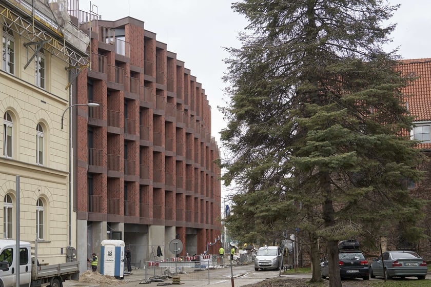 Budowa Bernardyńskiej 4, luty 2024