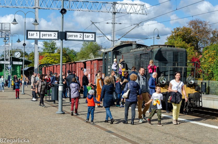 Wystawa lokomotyw i wagonów zorganizowana przez Klub Sympatyków Kolei we Wrocławiu