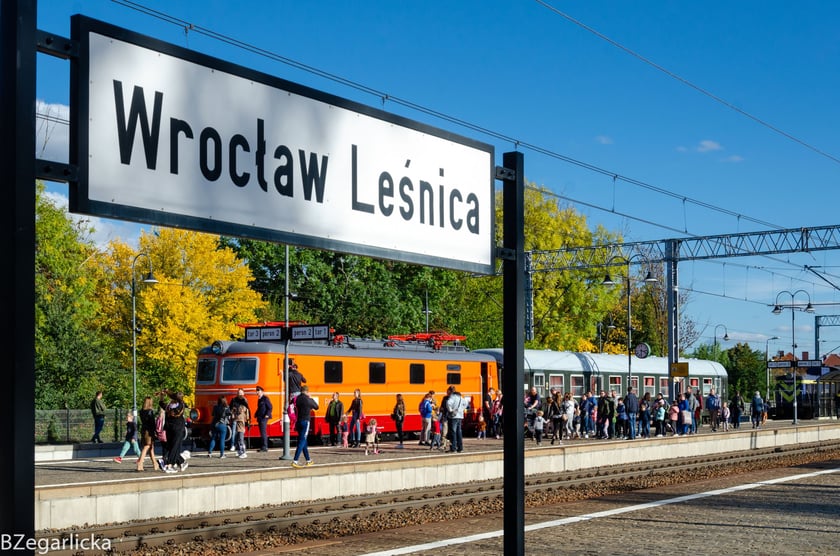Wystawa lokomotyw i wagonów zorganizowana przez Klub Sympatyków Kolei we Wrocławiu