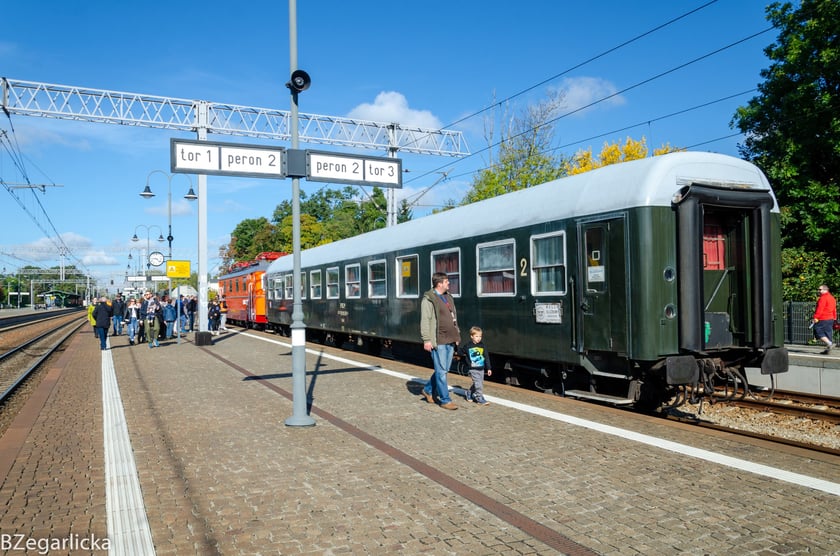Wystawa lokomotyw i wagonów zorganizowana przez Klub Sympatyków Kolei we Wrocławiu