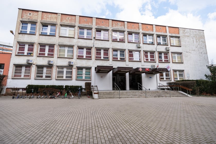 Szkoła Podstawowa nr 3 przy ulicy Bobrzej