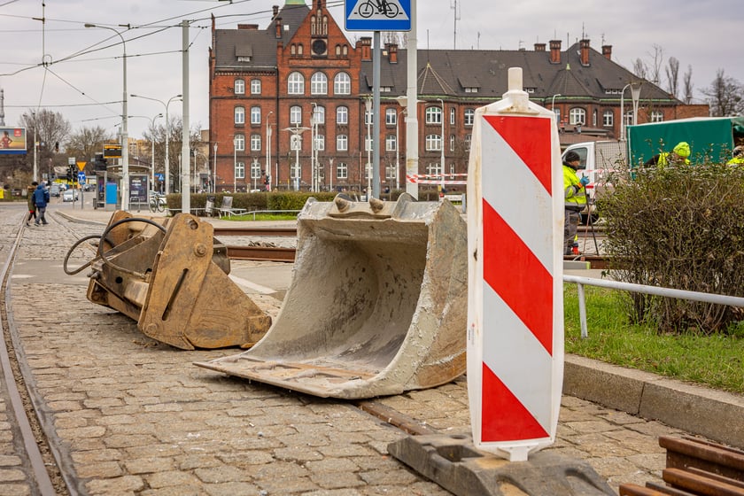 Remont torowiska na placu Powstańców Wielkopolskich. Wrocław, 9 marca 2024