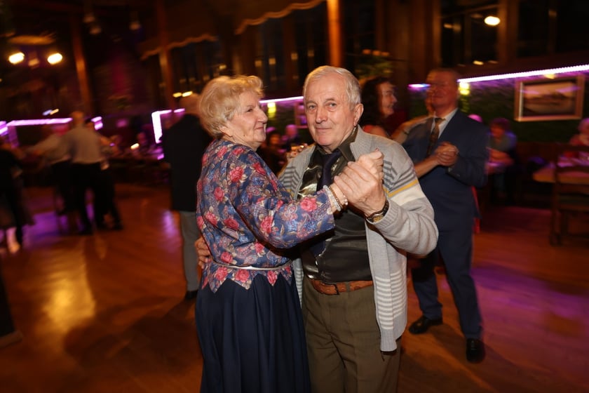 Bal z okazji Dnia Kobiet - Rock'n'rollowa Dama - lata 50. w Restauracji Letniej