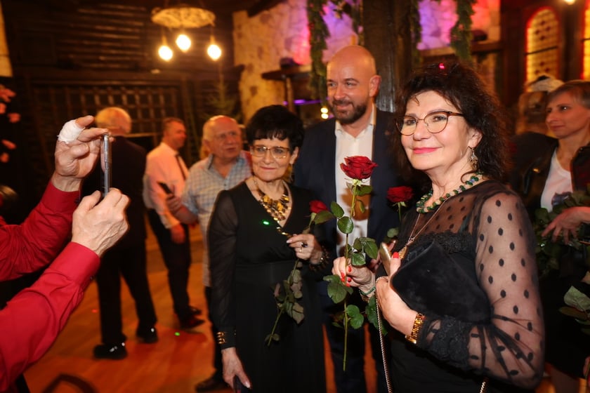 Bal z okazji Dnia Kobiet - Rock'n'rollowa Dama - lata 50. w Restauracji Letniej