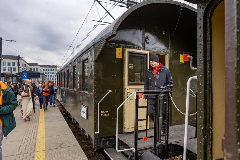 Pociąg retro, czyli kolejowe zakamarki Wrocławia - otwarcie sezonu 2024