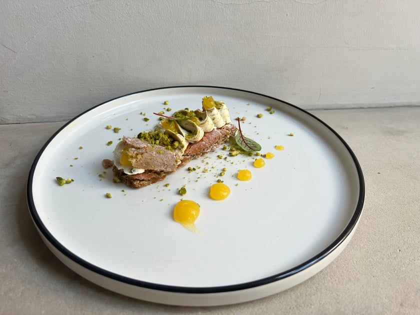 Danie Art Restauracji przygotowane na Restaurant Week - wiosna 2024. Lokal mieści się przy ul. Kiełbaśniczej
