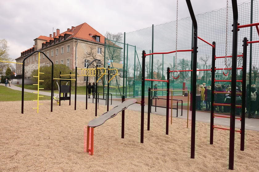 Uroczyste otwarcie boiska MOS przy ul. Kieleckiej. Wrocław, 19.03.2024