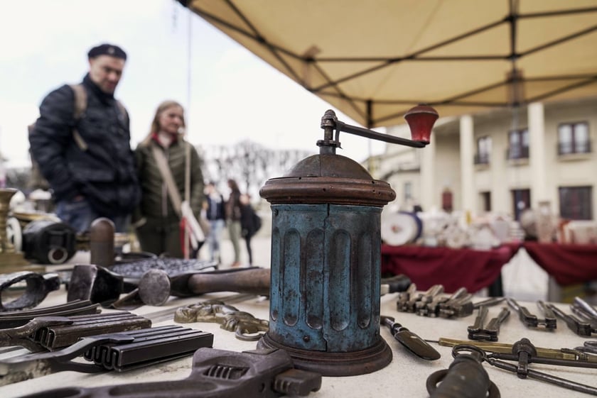 Giełda staroci pod Iglicą - niedziela 23 marca