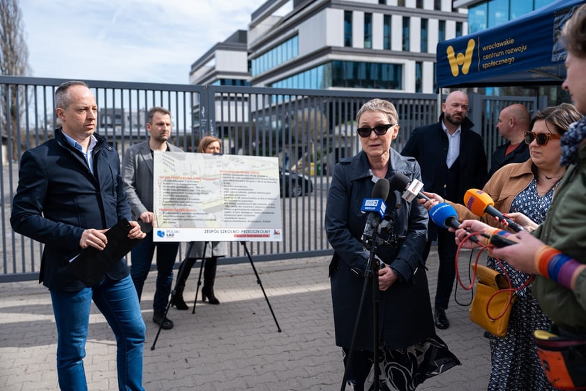 Uroczyste podpisanie umowy na budowę ZSP przy ul. Zwycięskiej we Wrocławiu