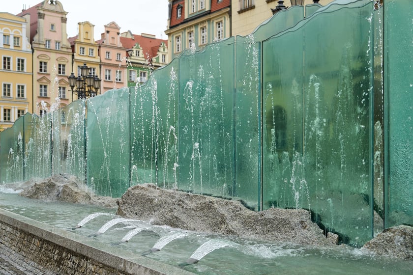 Zdrój w Rynku działał przez kilka godzin. Była to próba szczelności instalacji. Na dobre fontanna zacznie tryskać po świętach.