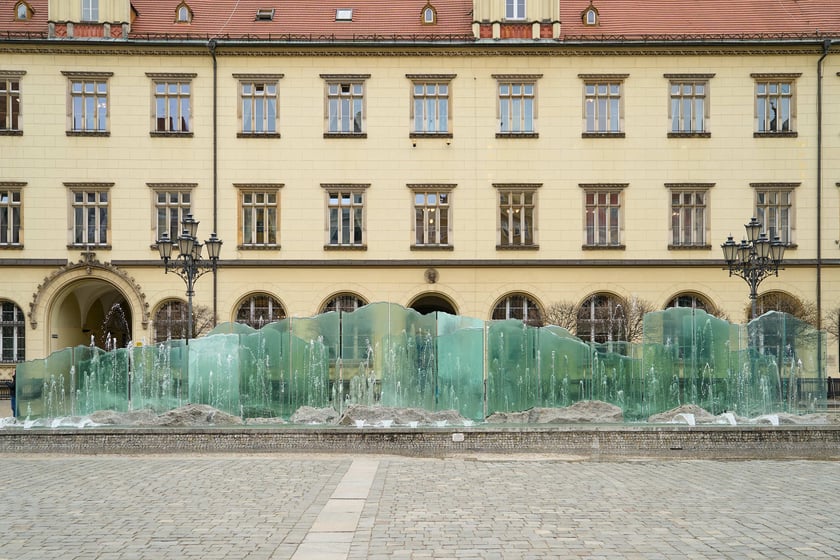 Zdrój w Rynku działał przez kilka godzin. Była to próba szczelności instalacji. Na dobre fontanna zacznie tryskać po świętach.