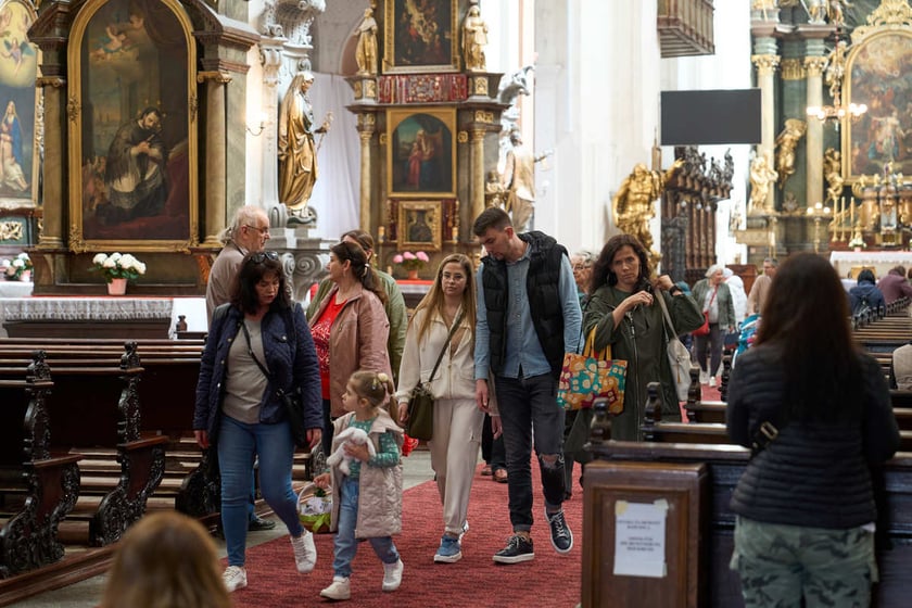 Swięcenie pokarmów w kościołach we Wrocławiu