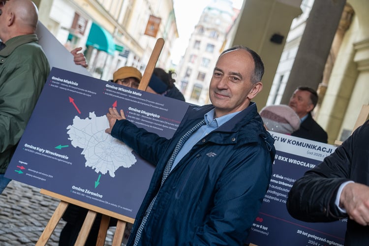 Konferencja prasowa dotycząca rewolucji w komunikacji aglomeracyjnej oraz  Karty Seniora Aglomeracji Wrocławskiej