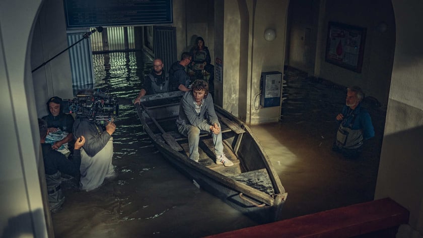 Kadr z serialu Wielka Woda (szpital przy Wiśniowej)