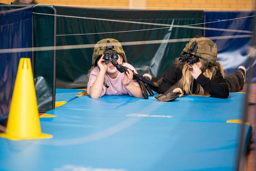 Żołnierze 10 Wrocławskiej Brygady Łączności we Wrocławiu zorganizowali szkolenie wojskowe dla mieszkańców