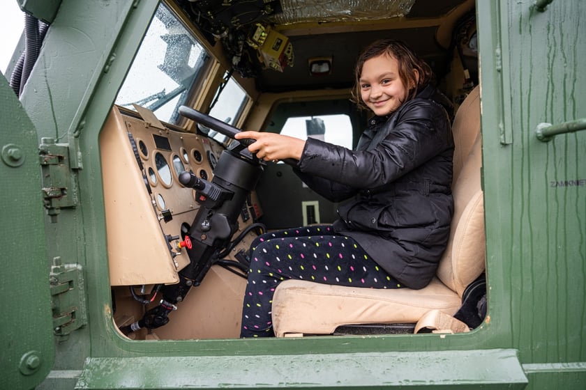 Żołnierze 10 Wrocławskiej Brygady Łączności we Wrocławiu zorganizowali szkolenie wojskowe dla mieszkańców