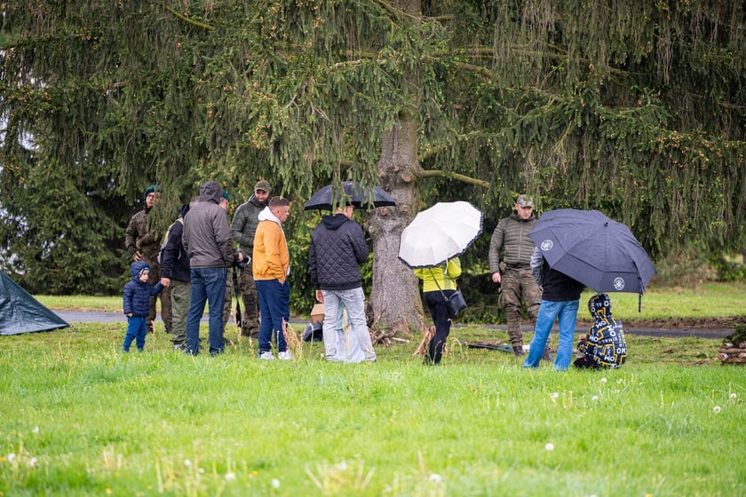 Żołnierze 10 Wrocławskiej Brygady Łączności we Wrocławiu zorganizowali szkolenie wojskowe dla mieszkańców