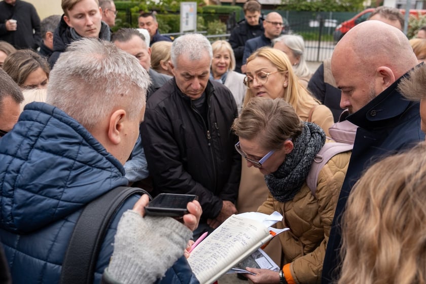 Mieszkańcy Lipy Piotrowskiej na spotkaniu z Jackiem Sutrykiem, prezydentem Wrocławia
