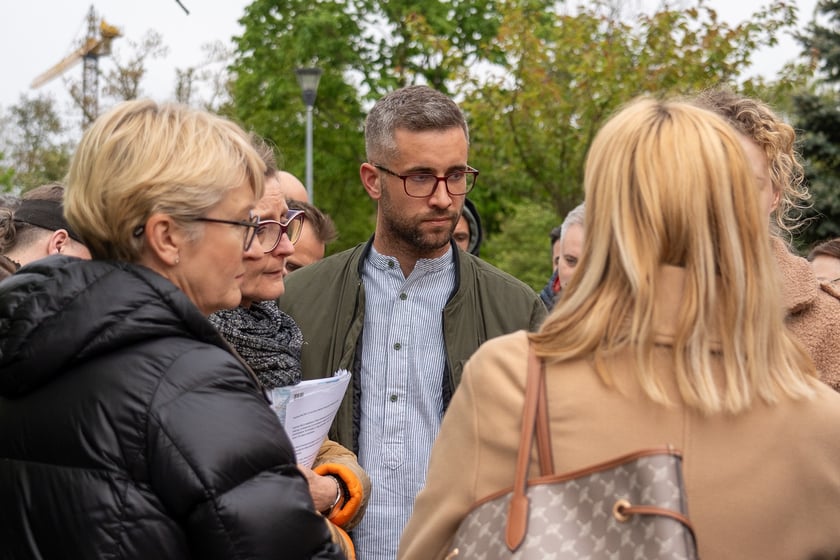 Mieszkańcy Lipy Piotrowskiej na spotkaniu z Jackiem Sutrykiem, prezydentem Wrocławia