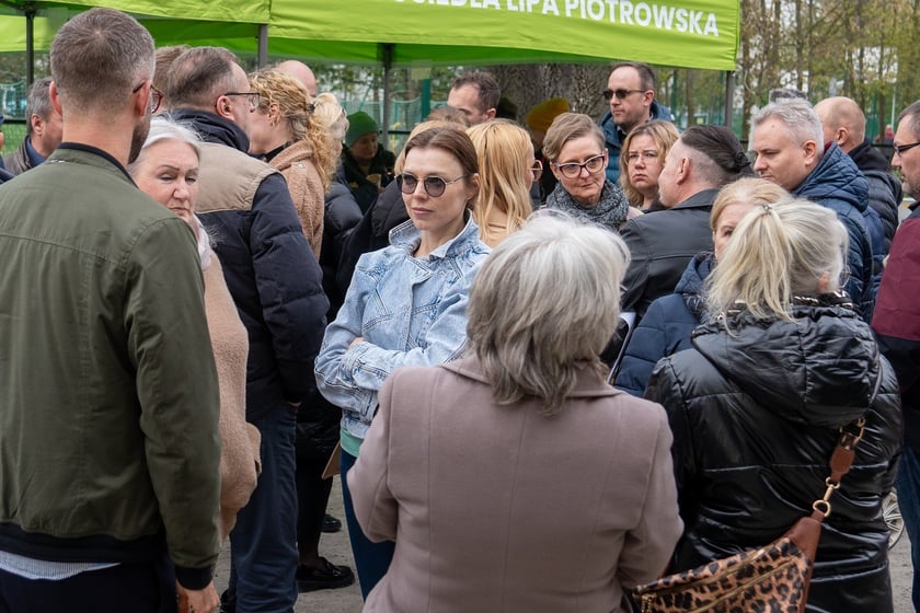 Mieszkańcy Lipy Piotrowskiej na spotkaniu z Jackiem Sutrykiem, prezydentem Wrocławia