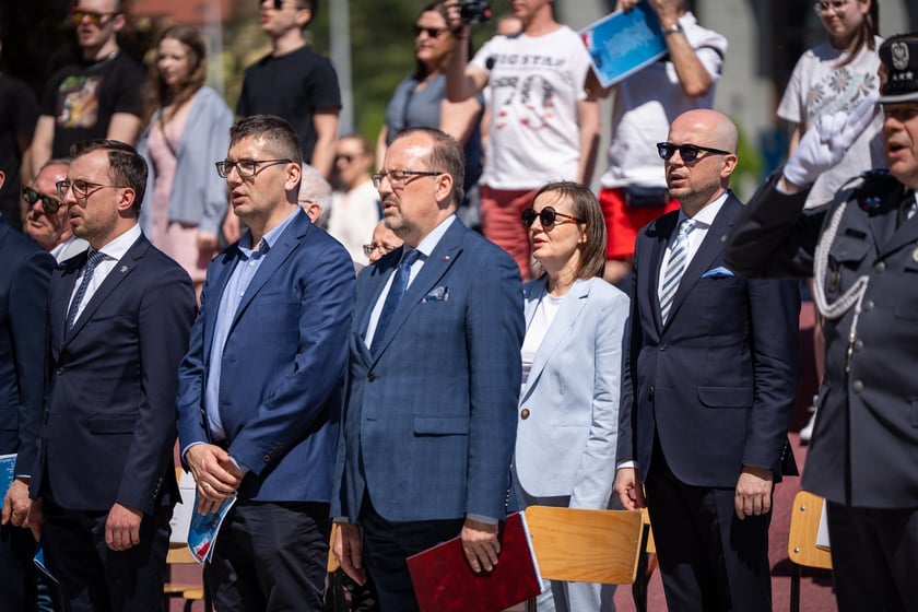 Uroczystości 20-lecia wstąpienia Polski do Unii Europejskiej, przed Urzędem Wojew&oacute;dzkim