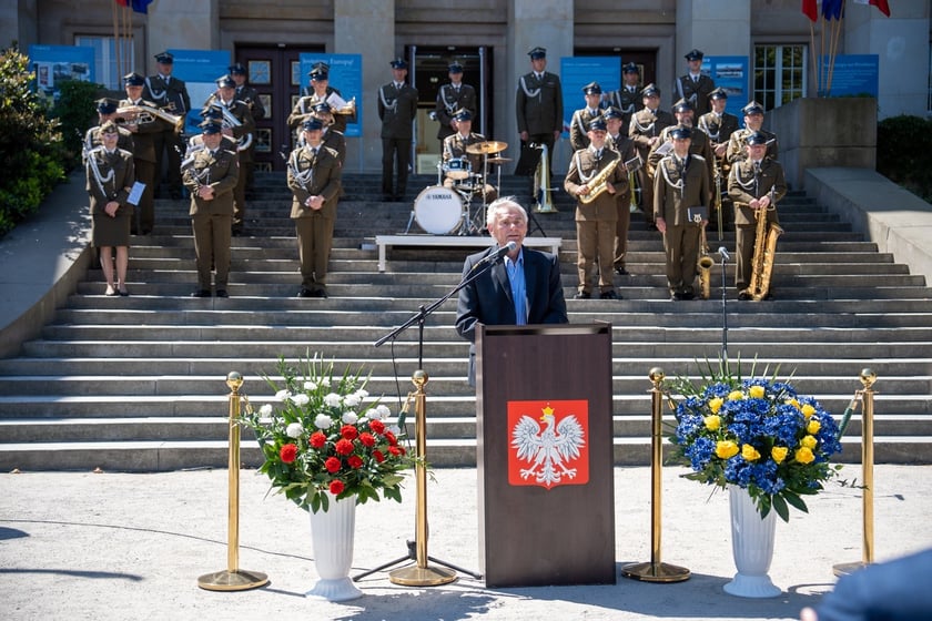 Uroczystości 20-lecia wstąpienia Polski do Unii Europejskiej, przed Urzędem Wojew&oacute;dzkim