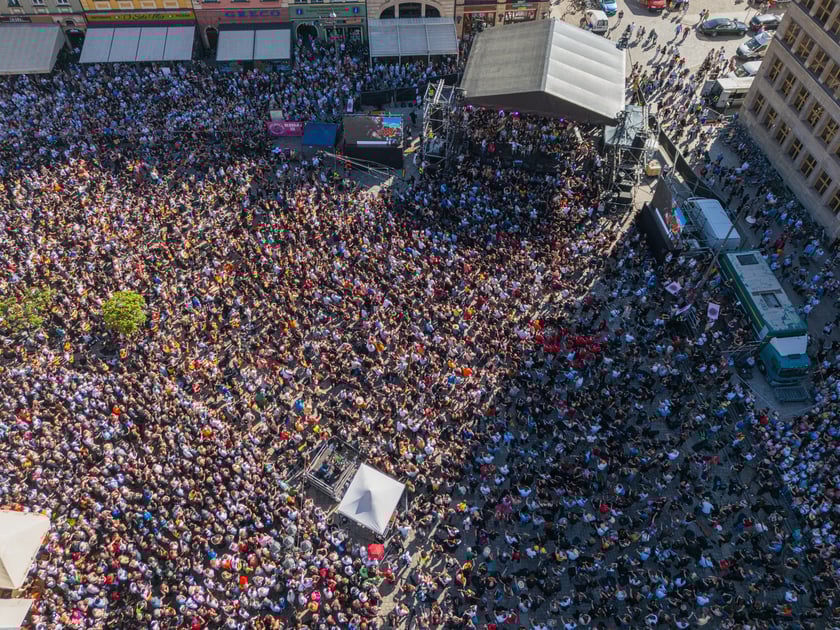 Gitarowy Rekord Świata 2024 we Wrocławiu - zdjęcia z drona